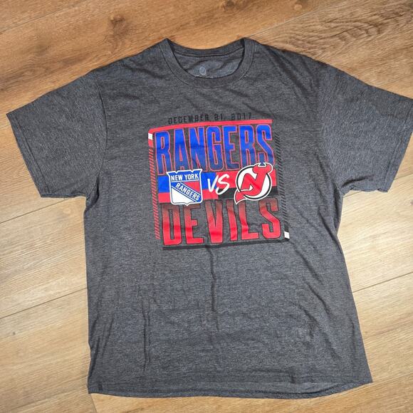 Fanatics New York Rangers vs Devils 2017 T-Shirt Men’s Large Gray NHL Hockey Tee - Picture 1 of 6